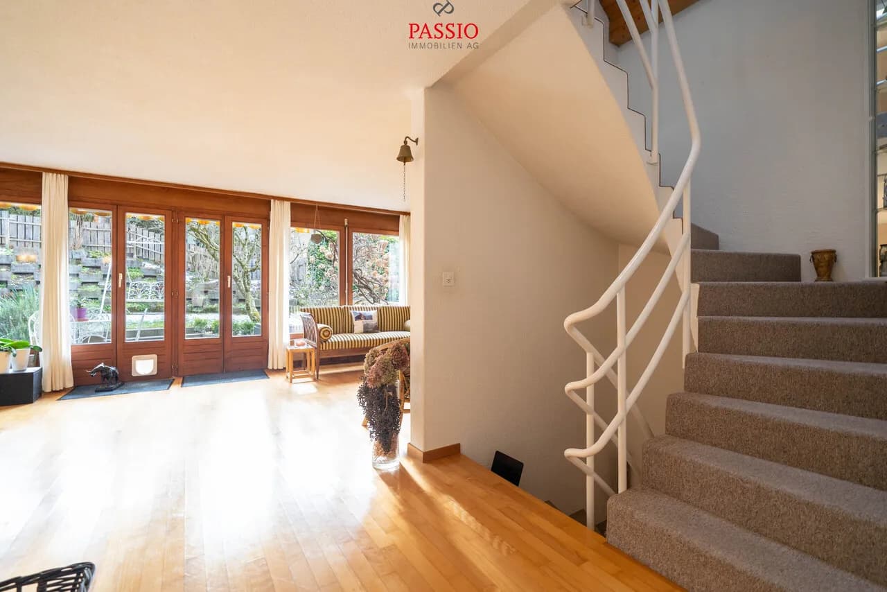 Grosses 10-Zimmer Reiheneckhaus mit Gartenparadies an Top Lage