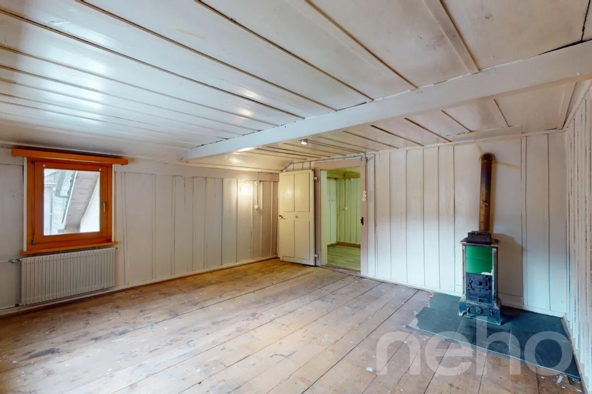 Haus mit Stall und 661 m² Grundstück in idyllischer Lage in Vättis SG