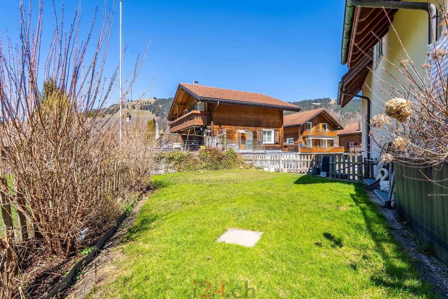 6.5 Zi-Doppeleinfamilienhaus mit Einliegerwohnung