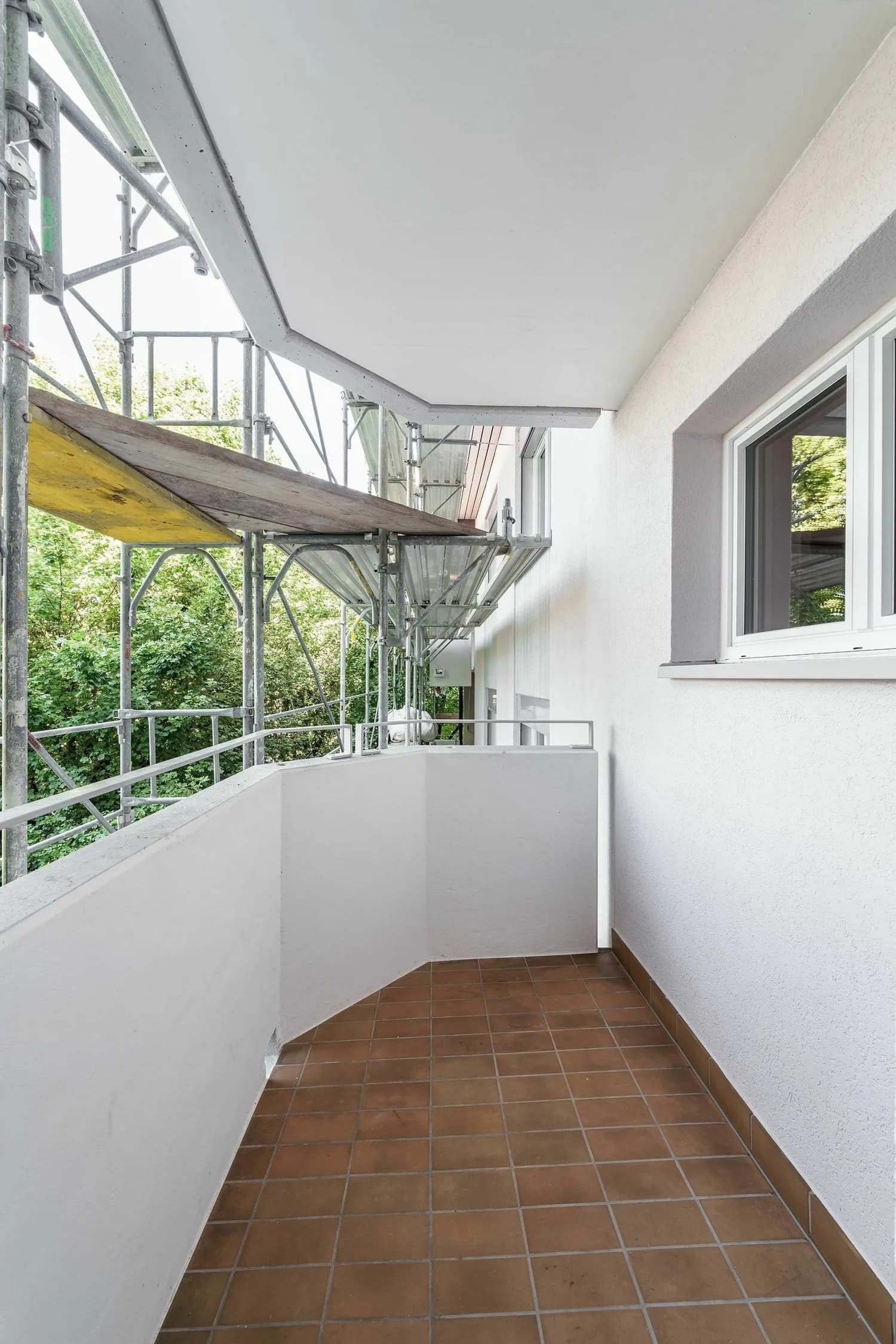 Helle, moderne  Wohnung am Schloss Binningen