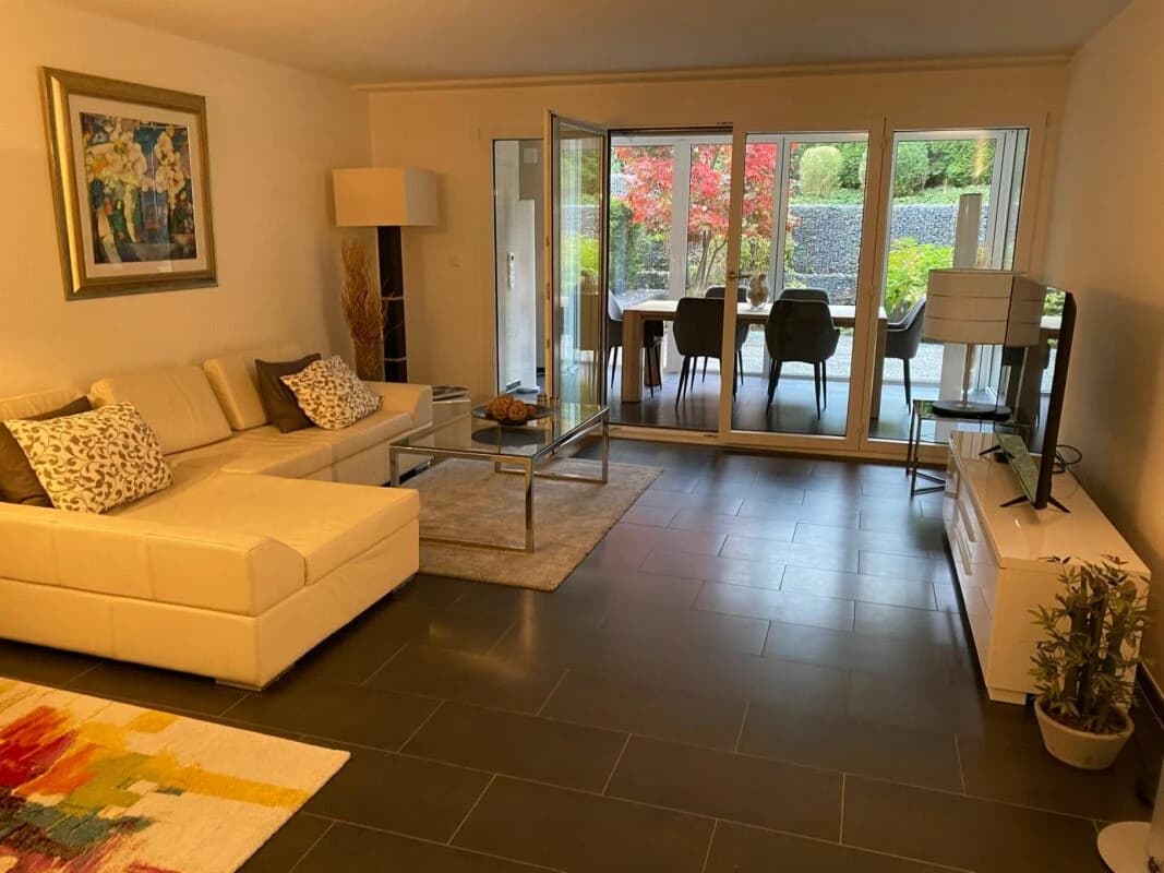 Moderne 2,5 Zimmerwohnung mit Balkon in Schindellegi