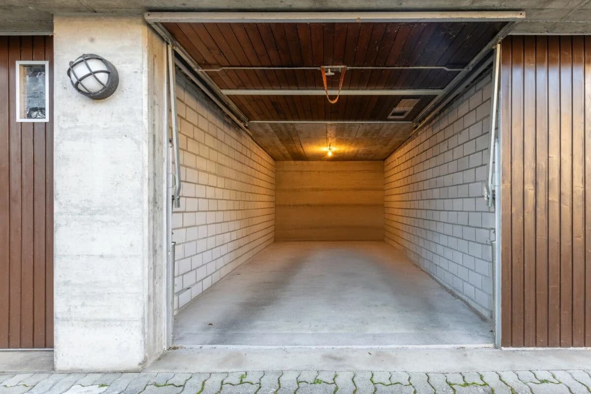 Grosse Sonnenterrasse plus Cheminée im exklusives Terrassenhaus beim Lindli