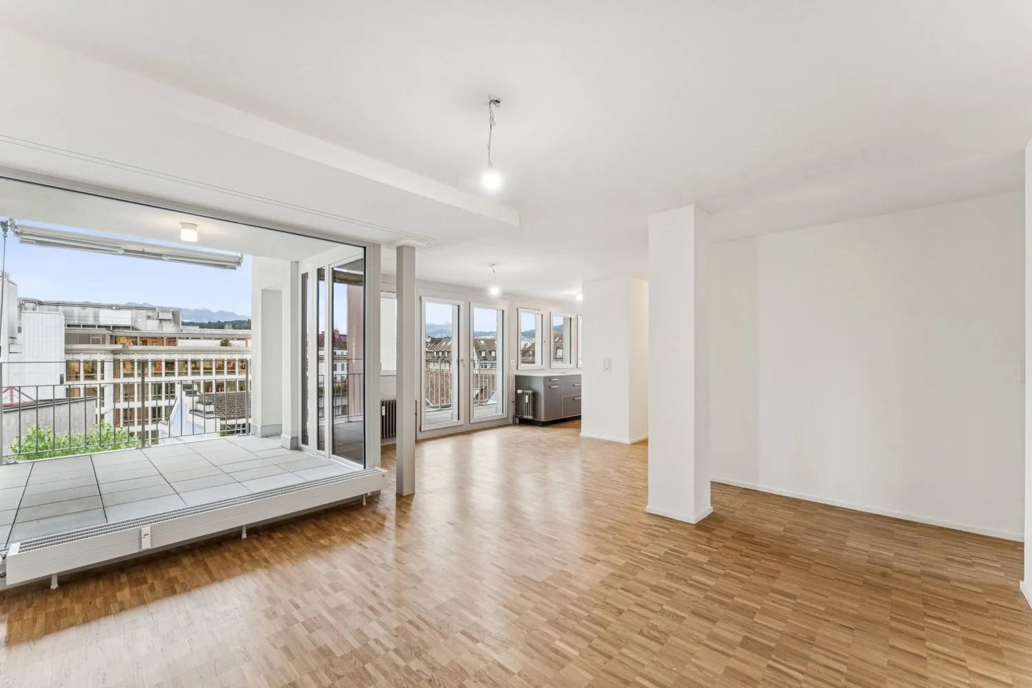 Erstvermietung - Wohnen & Arbeiten mit Reussblick!