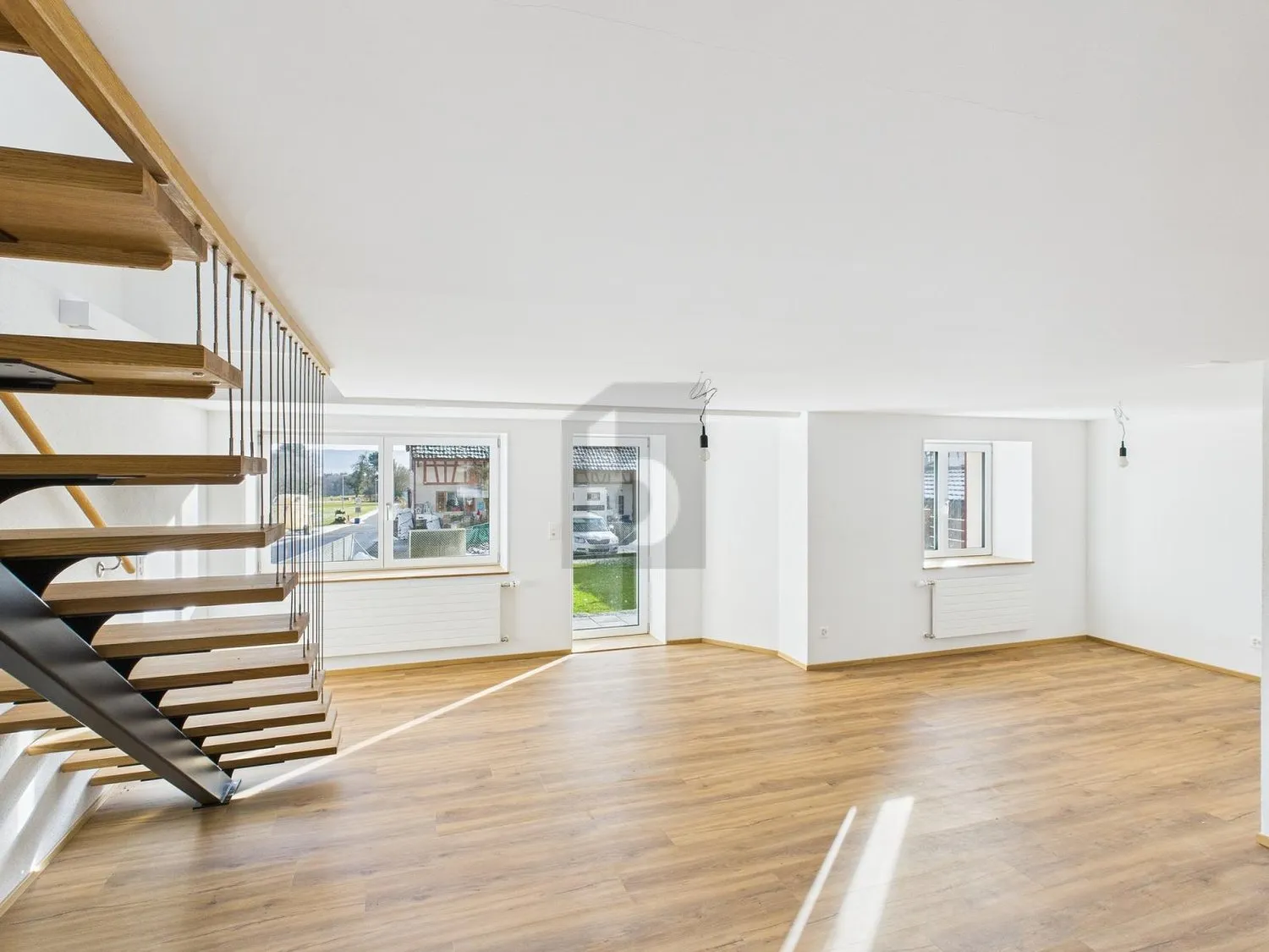 MODERN, GROSSZÜGIG IDEAL FÜR FAMILIEN