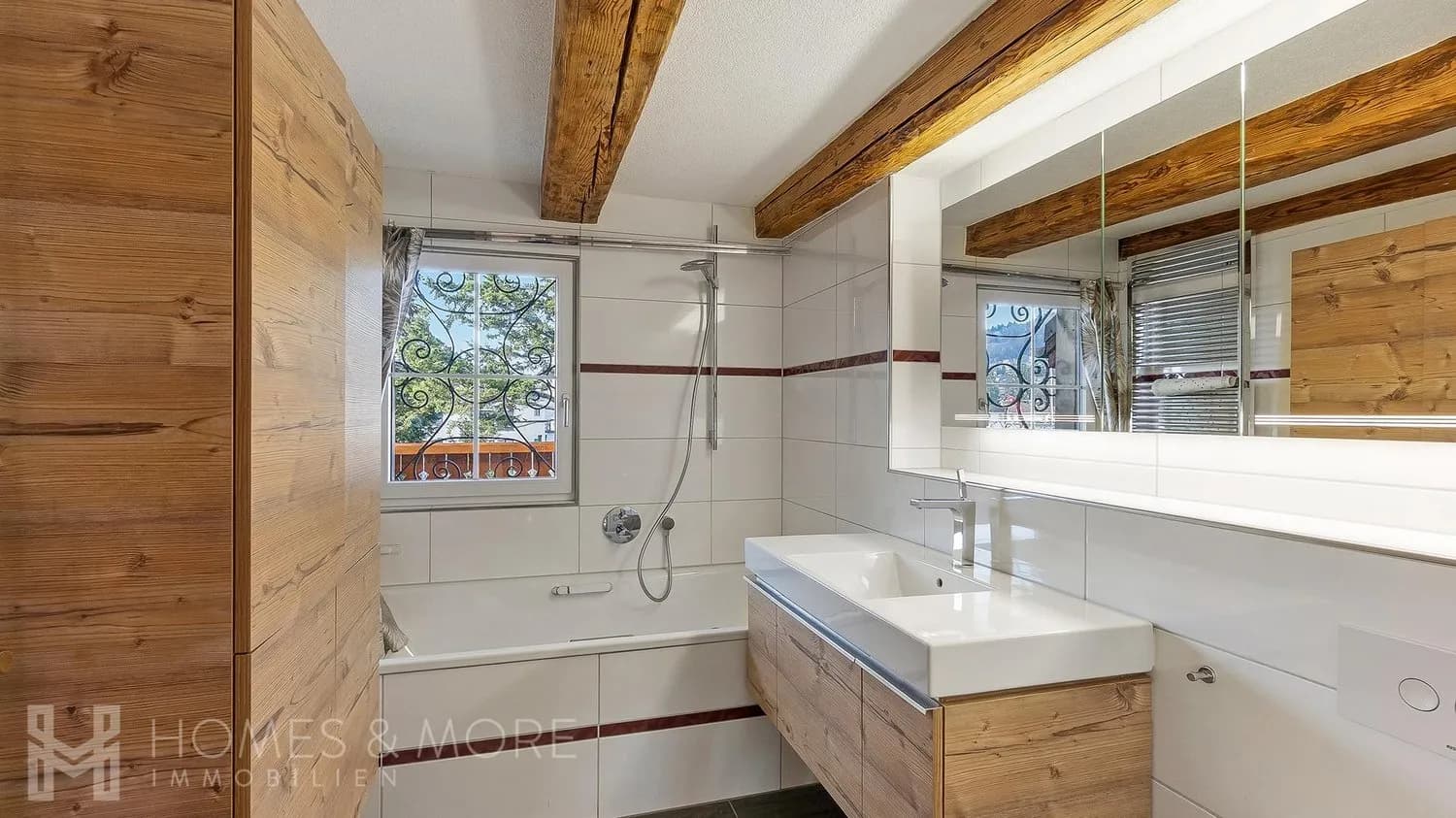 GROSSZÜGIGE LIEGENSCHAFT MIT EINLIEGERWOHNUNG