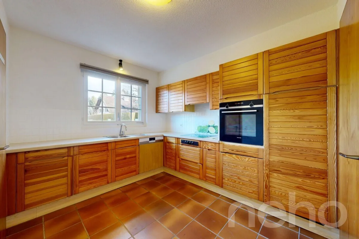 VILLA LUMINEUSE AU CALME, ENTRE NATURE ET PROXIMITÉ DE LAUSANNE