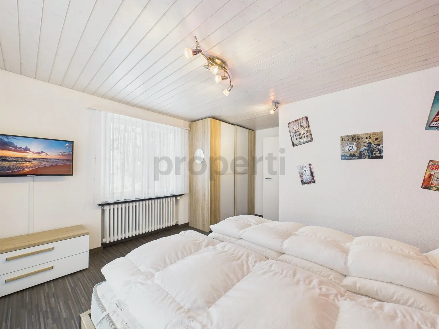 Geräumiges 7-Zimmer-Mehrfamilienhaus mit idealer Lage nahe Schule und Einkauf, Oberiberg