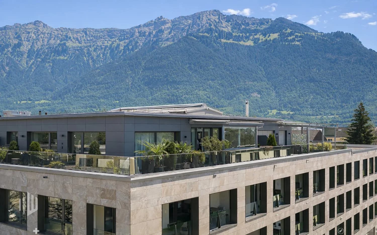 ImmoWyss -  Exklusive Attikawohnung an zentraler Lage in Interlaken