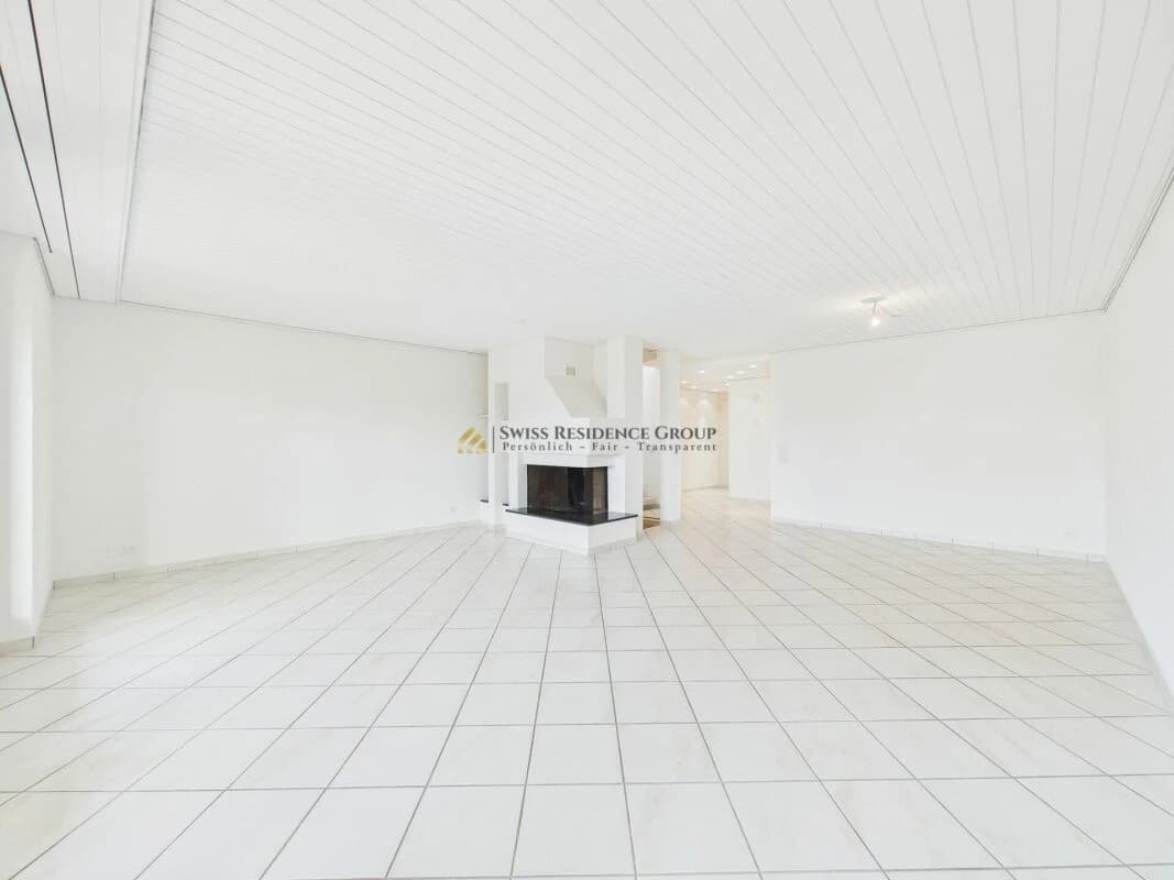 Sonniges 7.5-Zimmer Reihen-Einfamilienhaus mit Garten, Balkon und Bergsicht