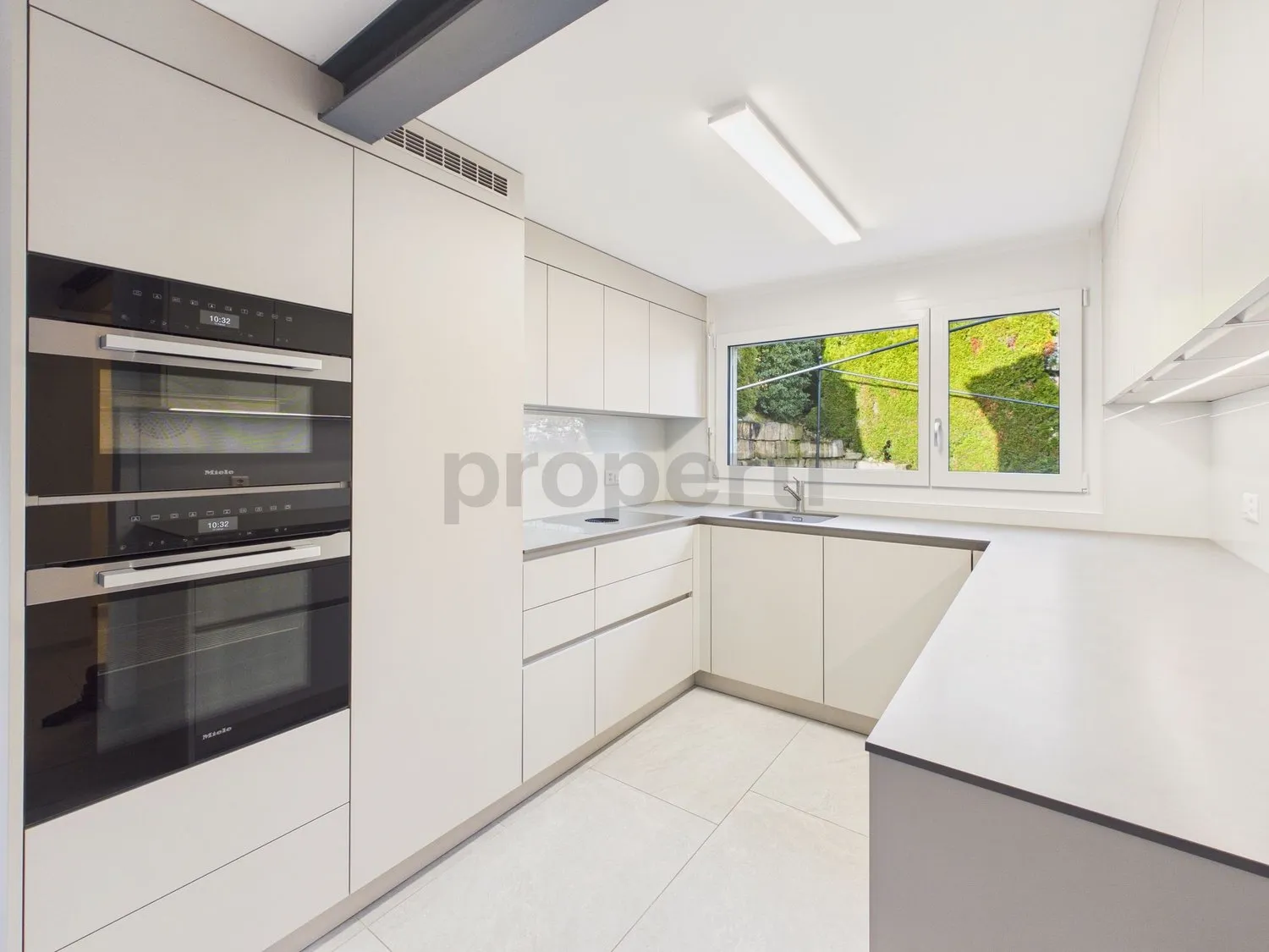 Grosszügiges 5.5-Zimmer Reihenhaus in ruhiger Hanglage