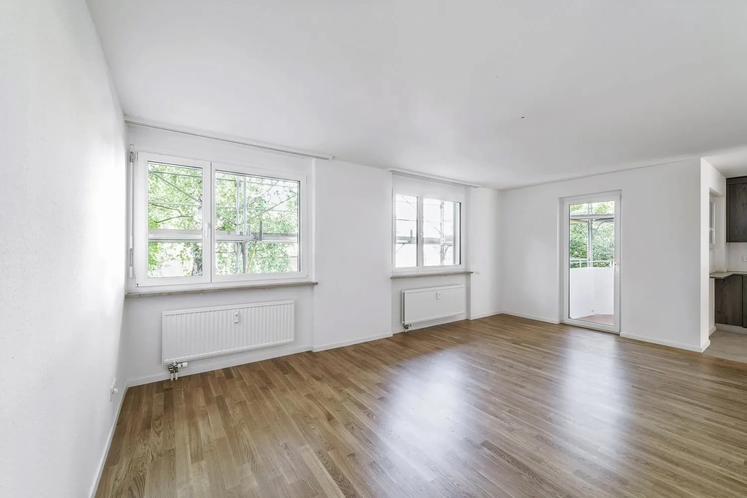 Helle, moderne  Wohnung am Schloss Binningen