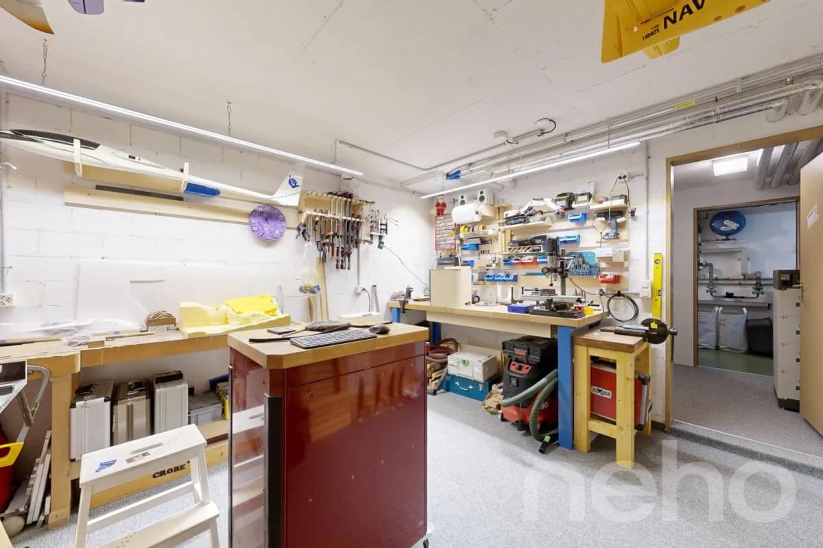 Modernisiertes DEFH mit PV-Anlage, Wärmepumpe und Pergola