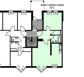 In grüner Umgebung mit Grartensitzplatz