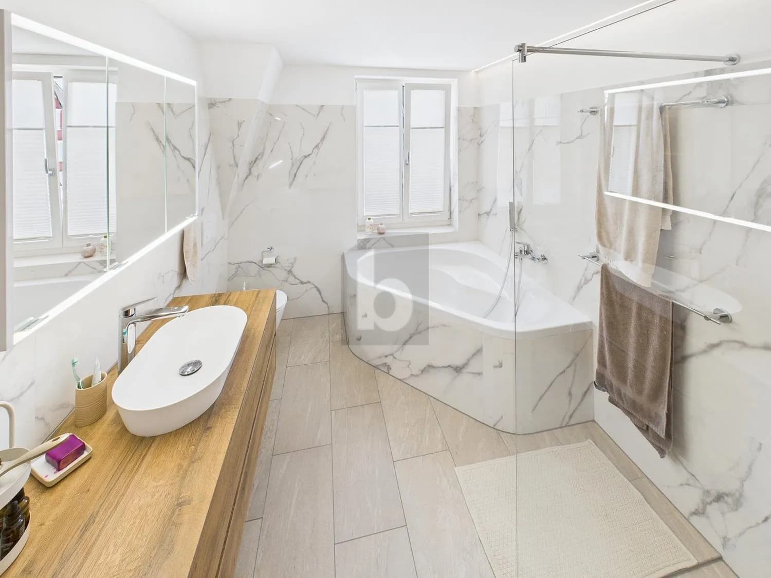 FACHMÄNNISCH KERNSANIERT IM ZENTRUM!