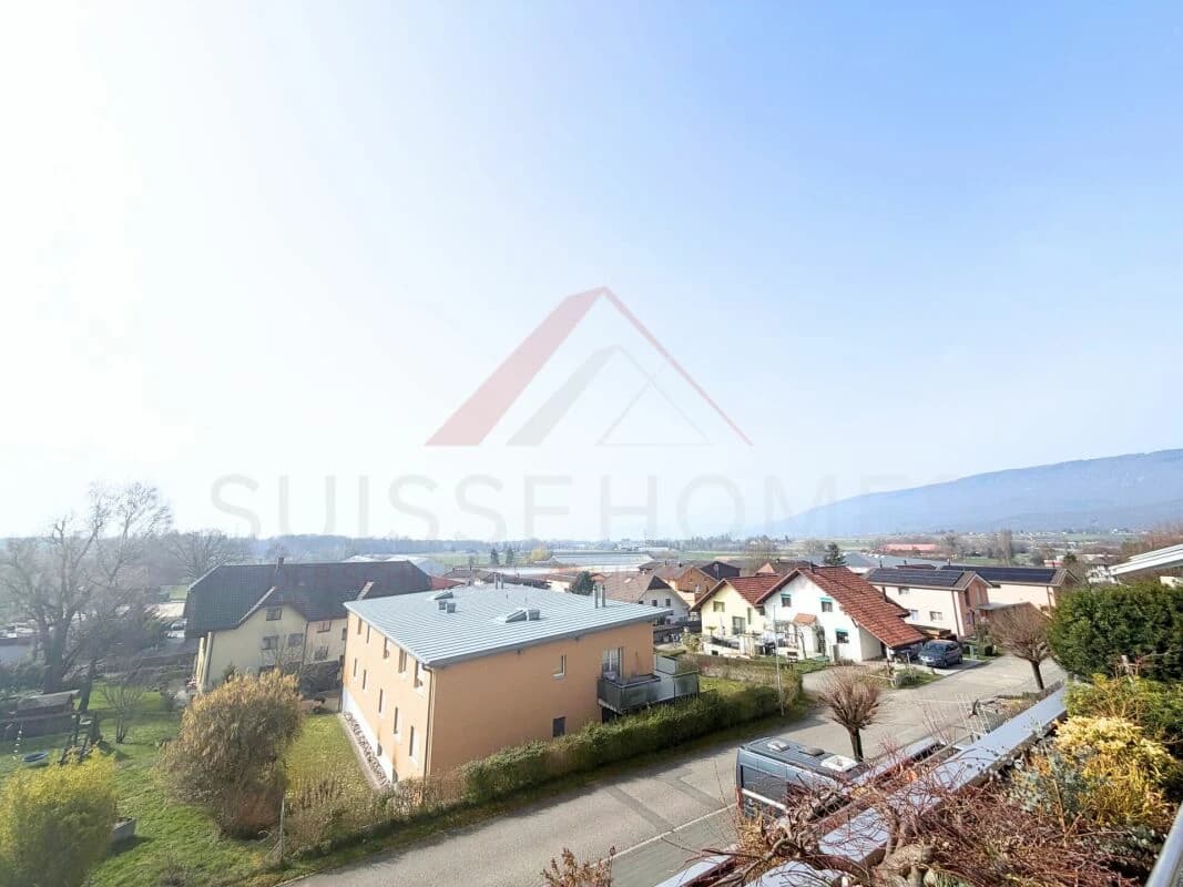 Moderne 4.5-Zimmer-Terrassenwohnung mit 165 m² Wohnfläche und ca. 100 m² Sonnenterrasse in Gampelen