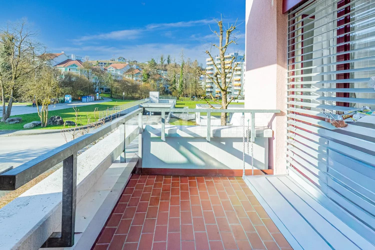 Zwei Ebenen. Eine Perspektive.