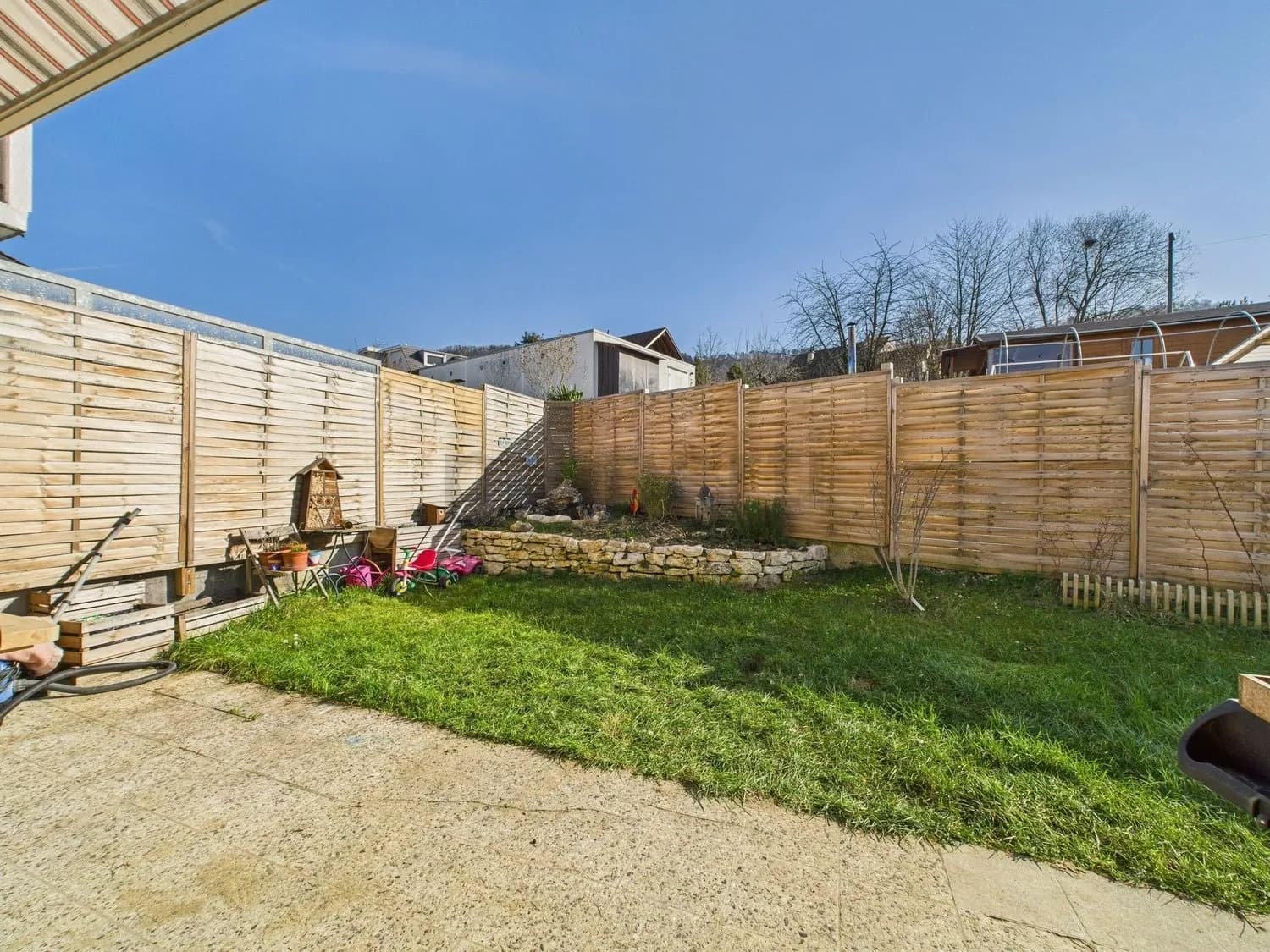 Modernes 4.5-Zimmer-Reihenhaus mit Garten in Büsserach