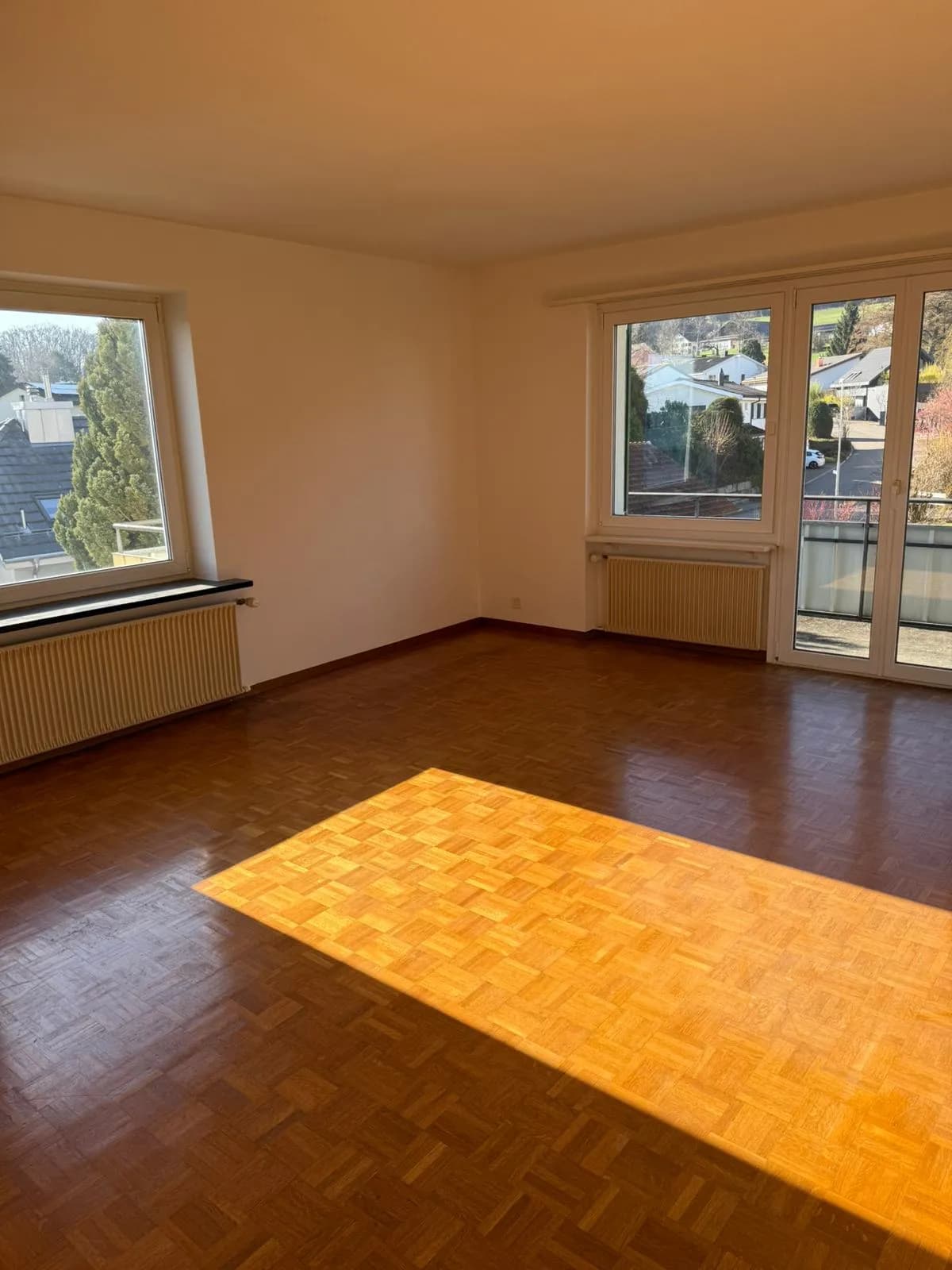 Top gepflegte Dachwohnung mit Balkon