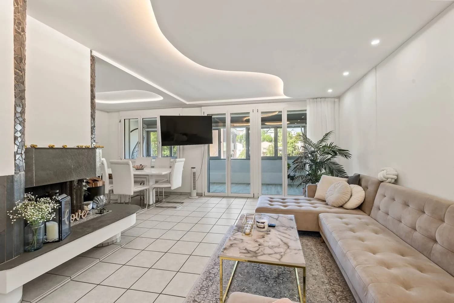 ILLNAU: 4.5-ZIMMER MIT WINTERGARTEN & GARAGE