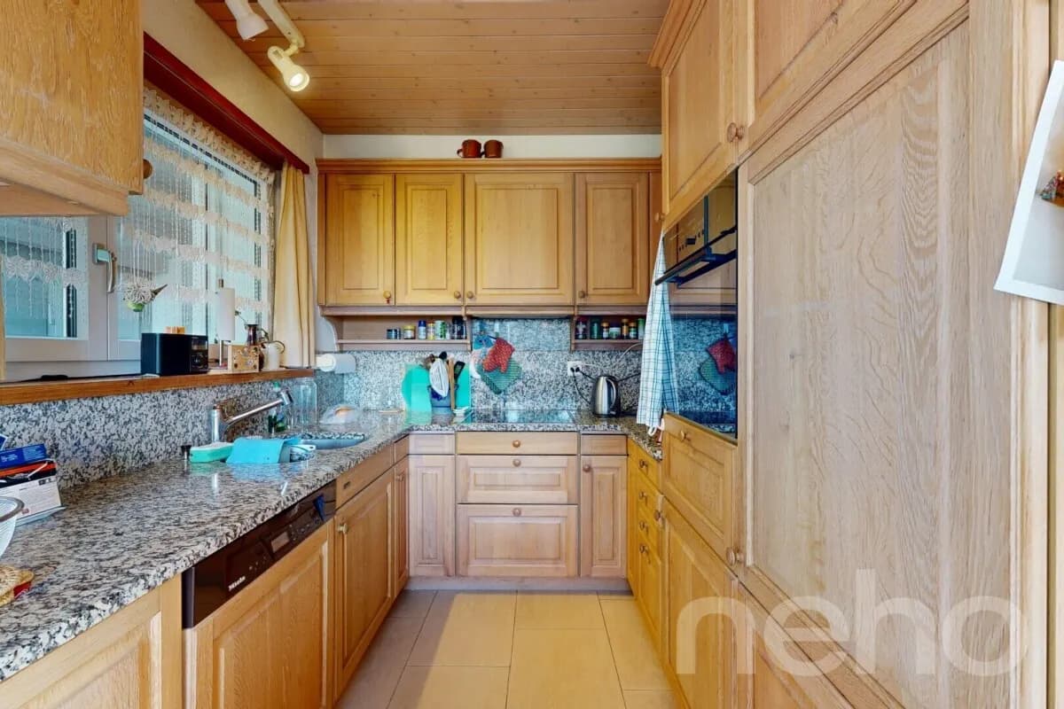 Familienparadies am Südhang mit Weitsicht und Bauland