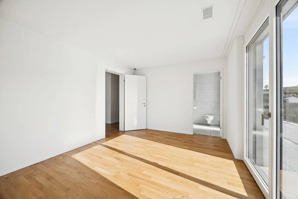 Attikatraum mit Blick auf den See und 64m2 Terrasse