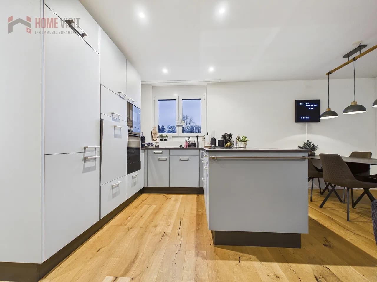 Exklusive 3.5-Zimmer-Gartenwohnung mit beheiztem Hobbyraum