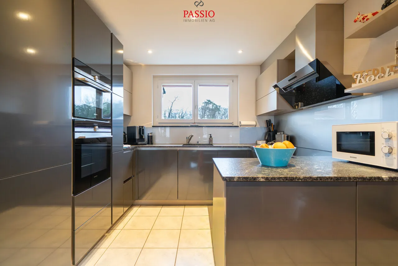 Top gepflegtes 9.5-Zimmer Zweifamilienhaus mit Gartenparadies