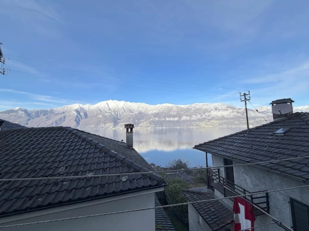 Ruhiges EFH 5 Zimmer mit Seesicht und vielen Kellern   Tranquilla casa indipendente con 5 locali, vista lago e numerose cantine