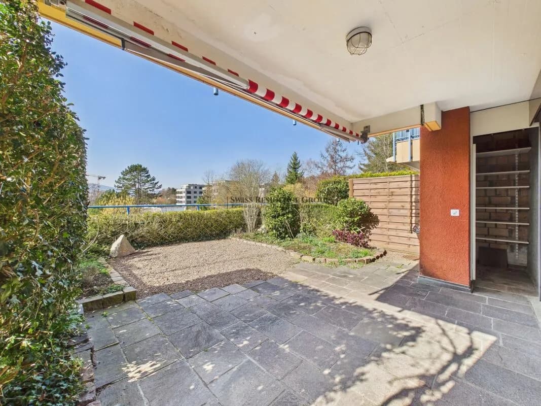 Sonniges 7.5-Zimmer Reihen-Einfamilienhaus mit Garten, Balkon und Bergsicht