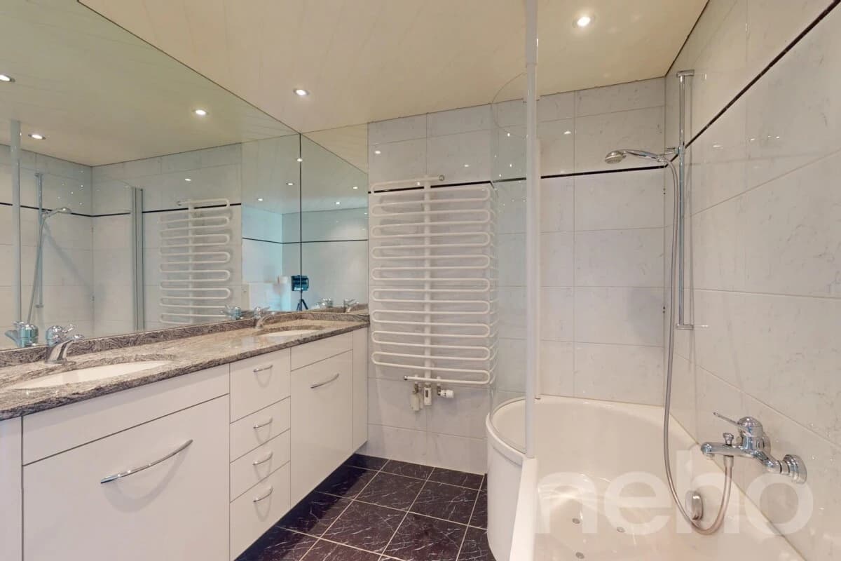 Attraktives 6.5-Zimmer Doppeleinfamilienhaus