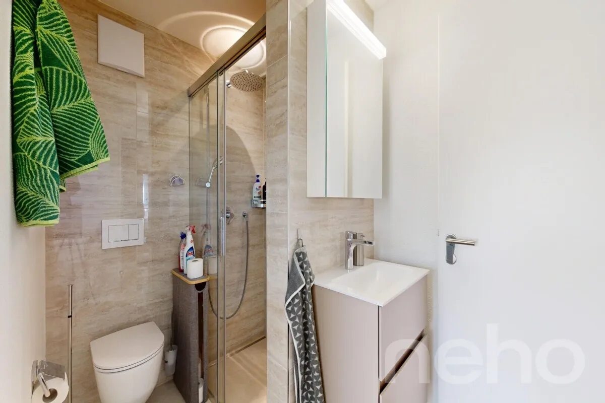 Neuwertige 4.5-Zimmer-Wohnung mit Südwestbalkon