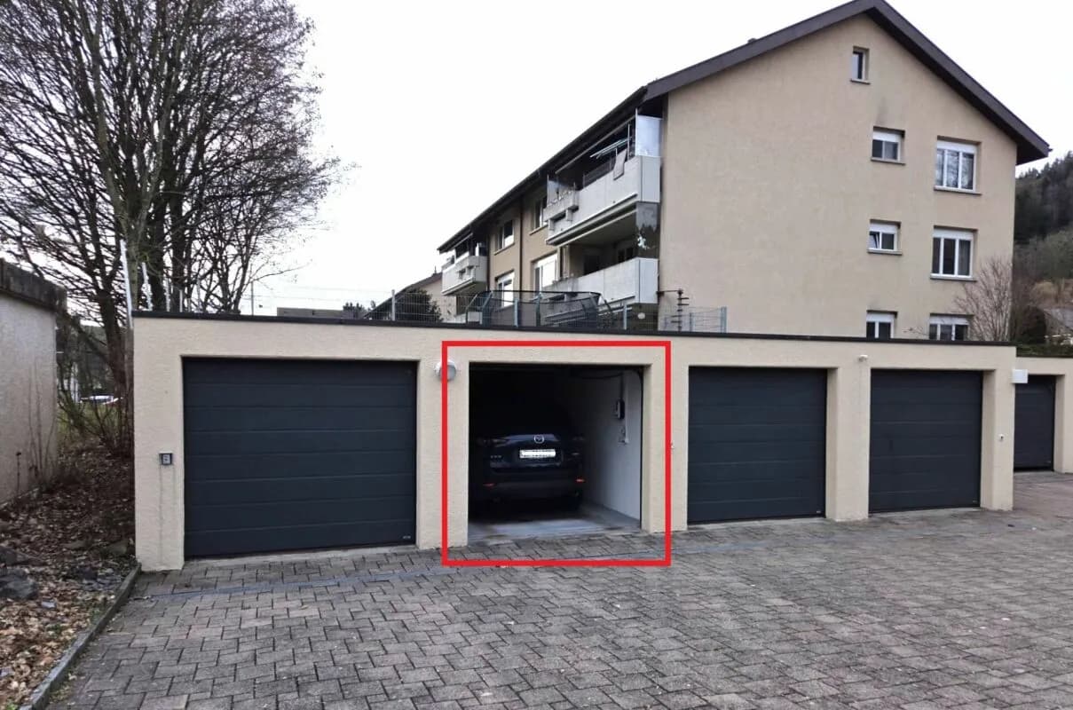 Zu verkaufen im Zihlackerring 13 in Turbenthal grosse 4.5 Zi.-Wohnung. Nur 2 Gehminuten bis ÖV.