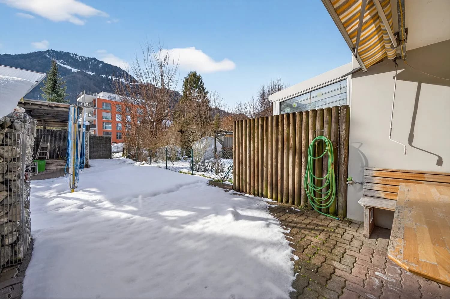Familienidylle in Reichenburg SZ-ruhig, zentral und mit Bergblick