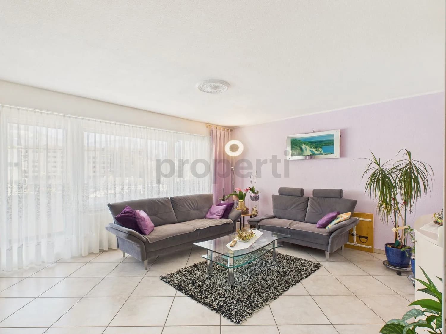 Sonnige 4.5-Zimmer-Wohnung an zentraler Lage in Schwyz mit Mythenblick