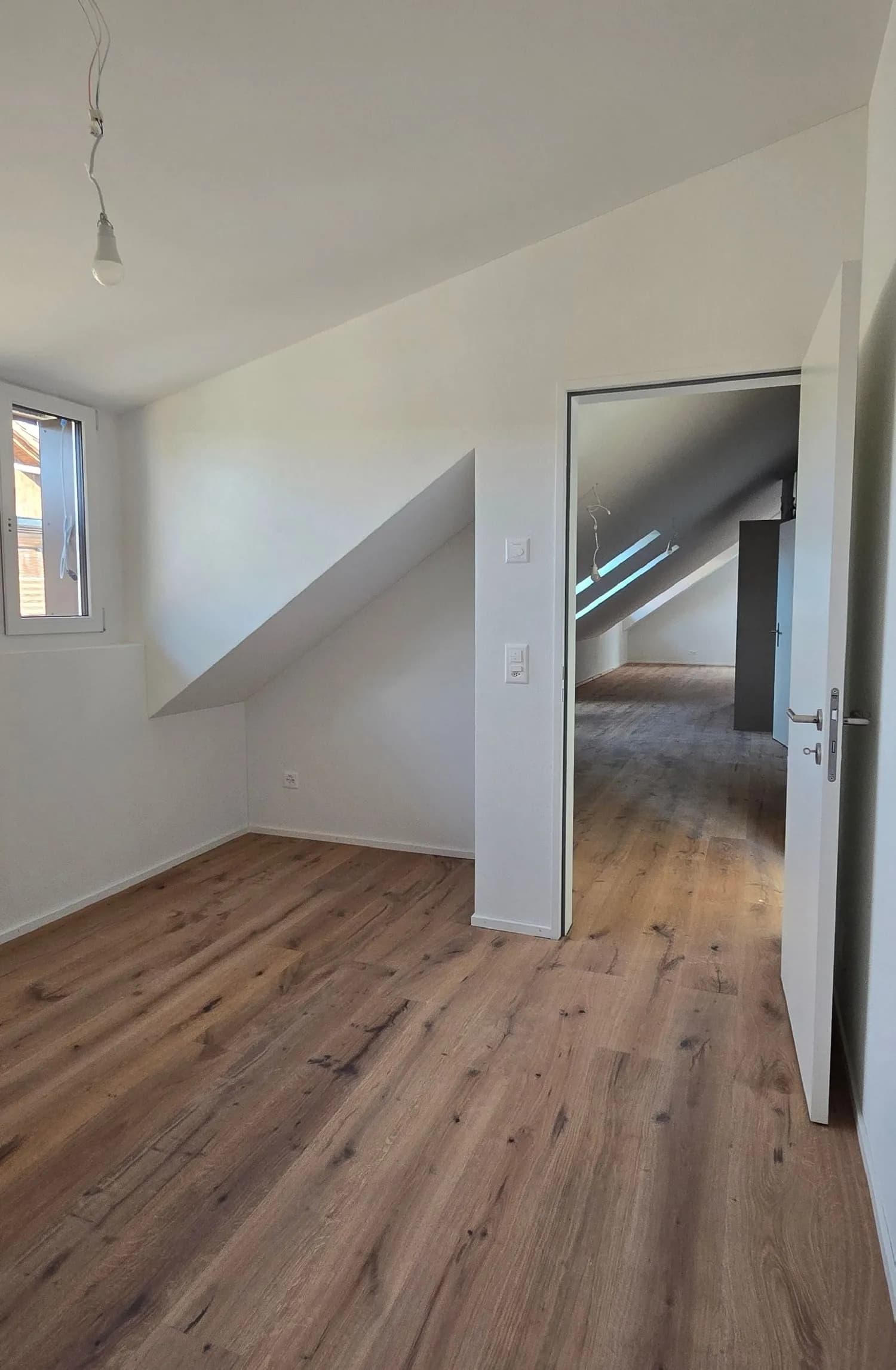 Lichtdurchflutete 3.5-Zimmer-Dachwohnung in Mettmenstetten