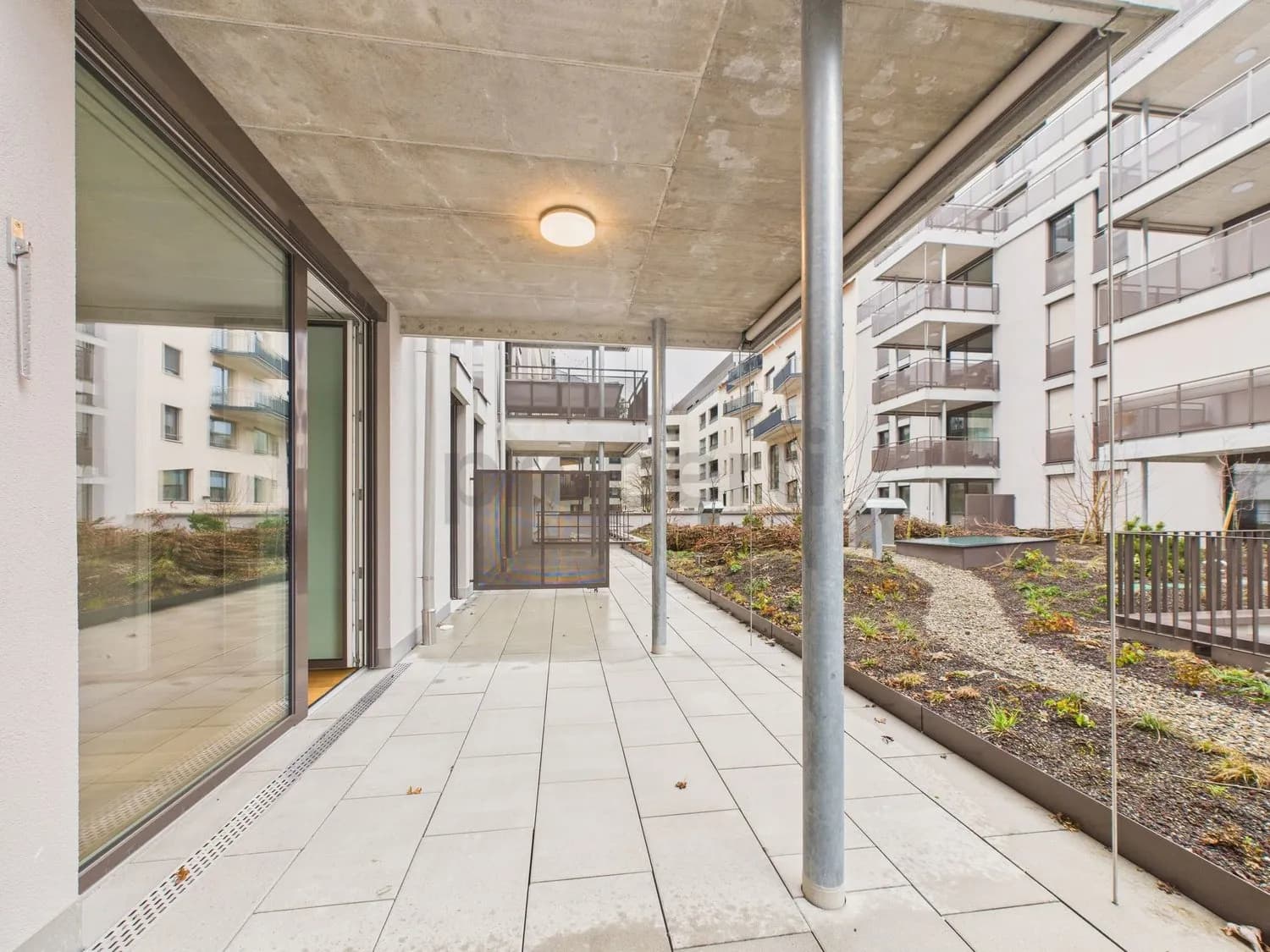 Moderne 2.5-Zimmer-Wohnung mit Balkon, Basel