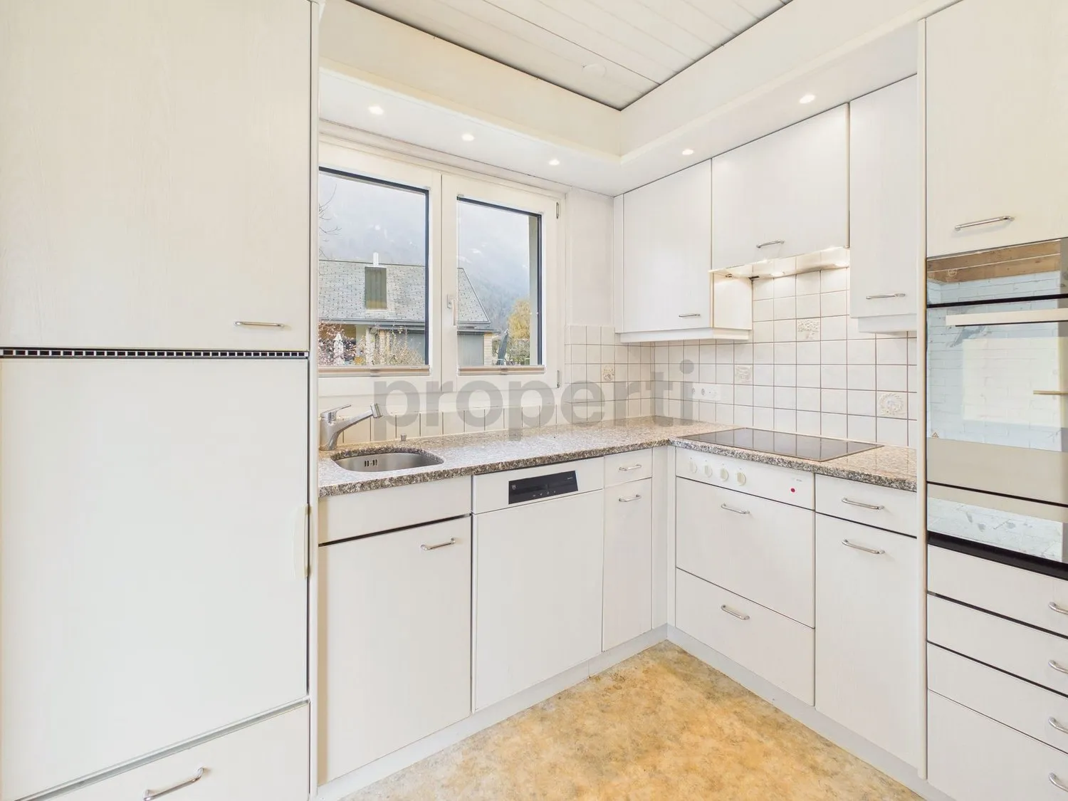 5.5-Zimmer-Einfamilienhaus mit praktischem Parkplatz, Interlaken