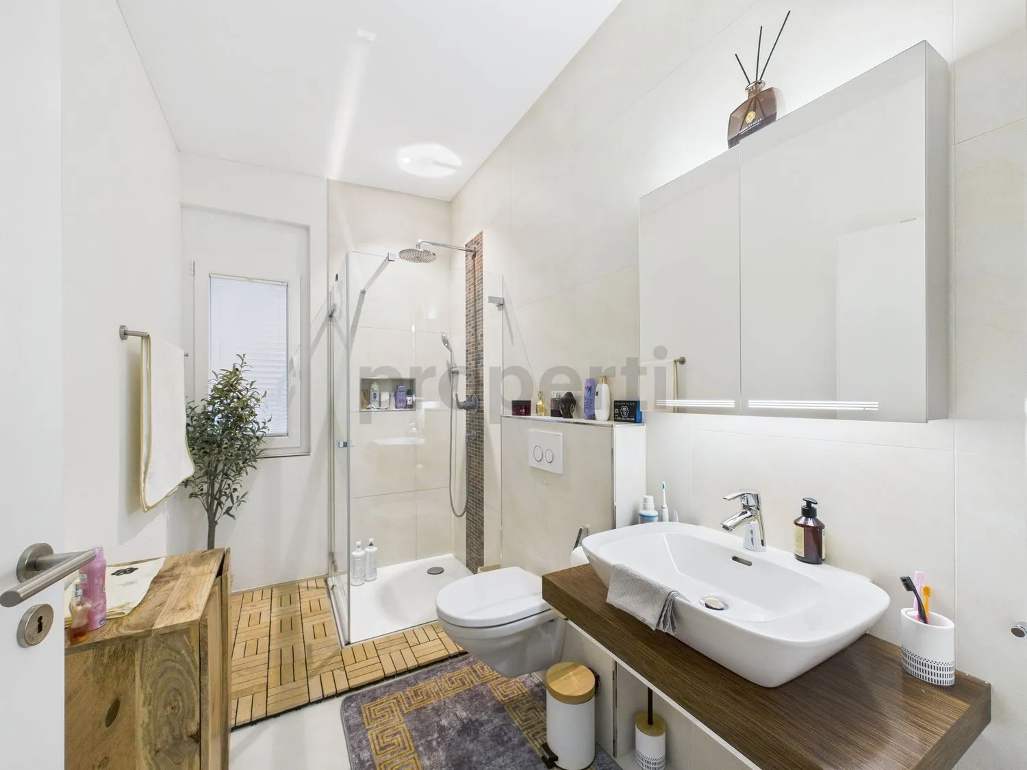 Exklusives Einfamilienhaus in Dürnten -  mit Sauna und Jacuzzi