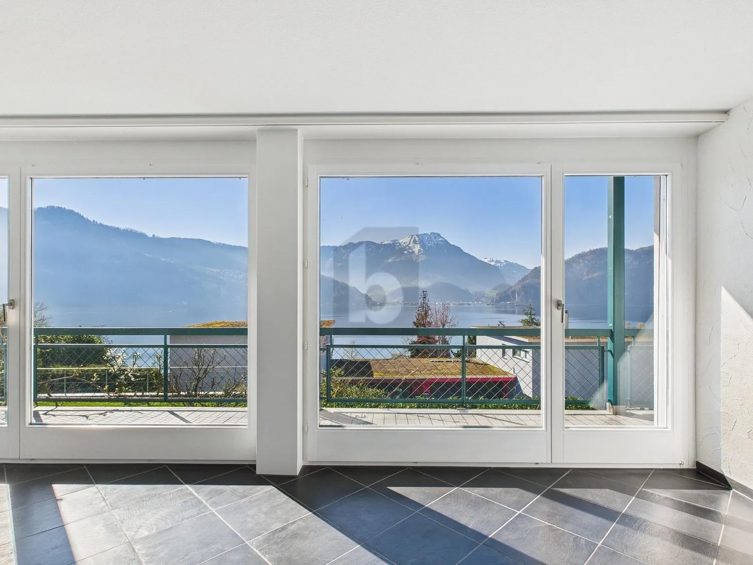 AN PRIVATER LAGE MIT EINMALIGEM PANORAMA