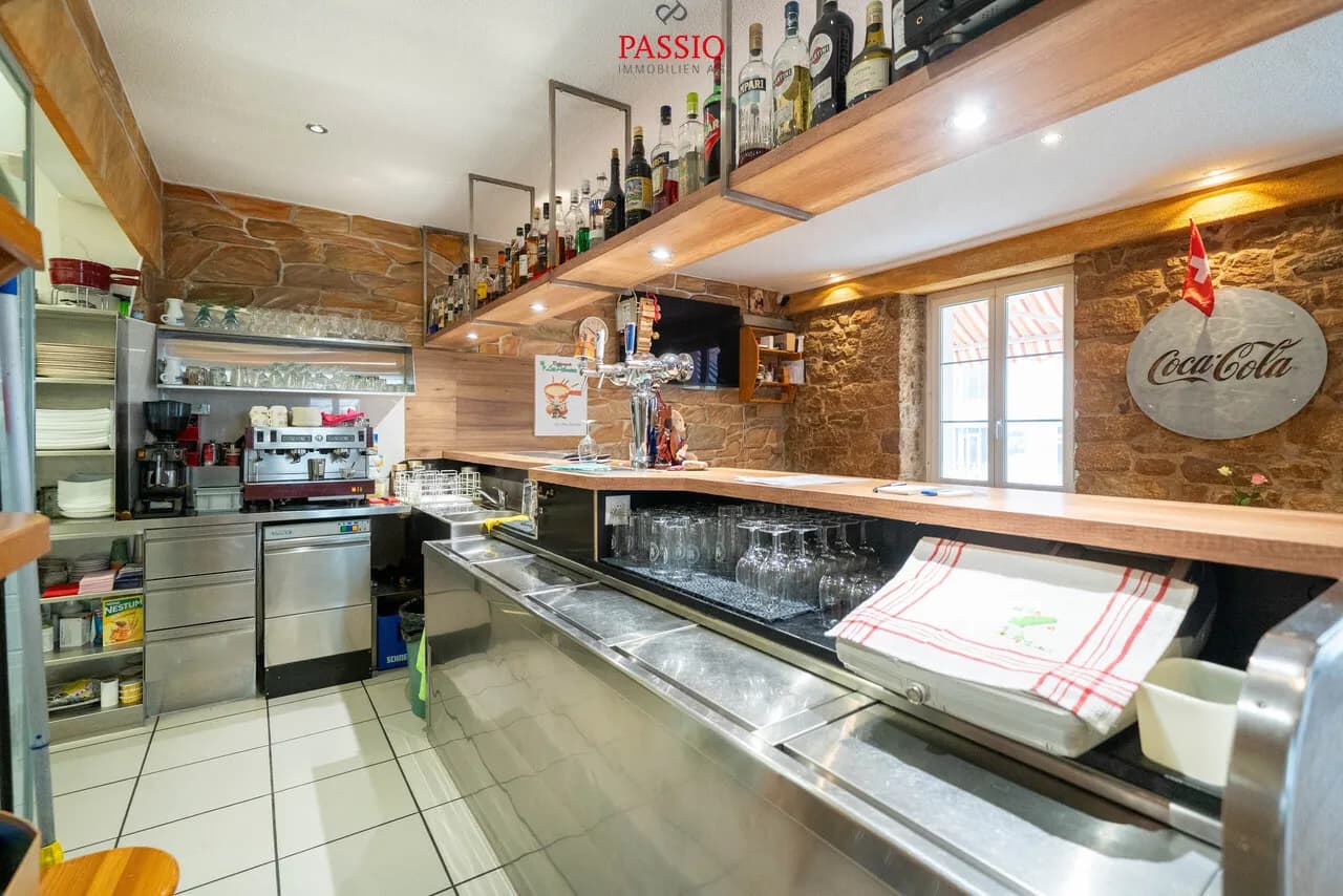 Zentrales 7-Zimmer Stadthaus mit Restaurant im Herzen von Olten