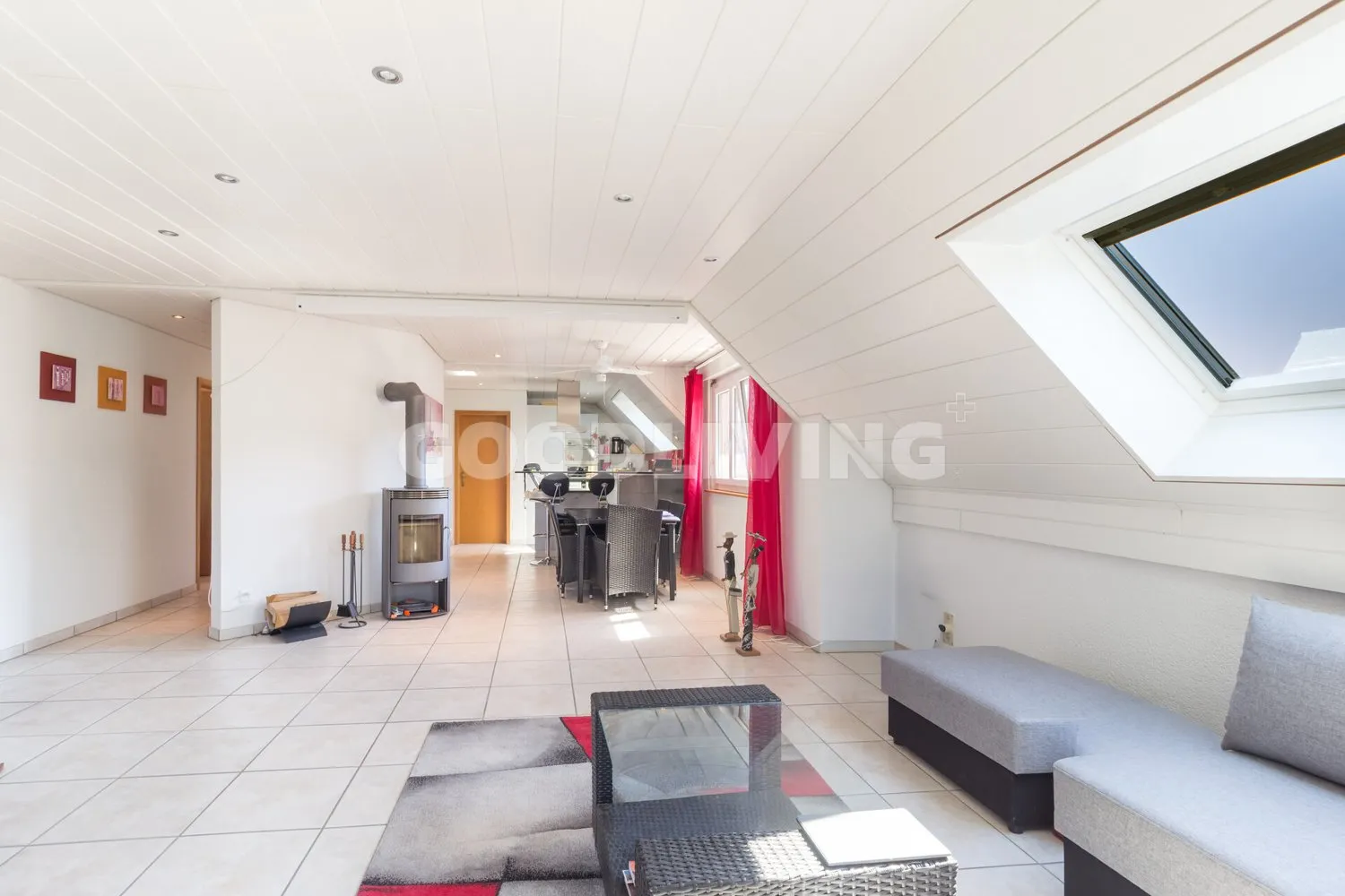 Maisonette mit Galerie und Licht / Duplex avec galerie et espaces lumineux