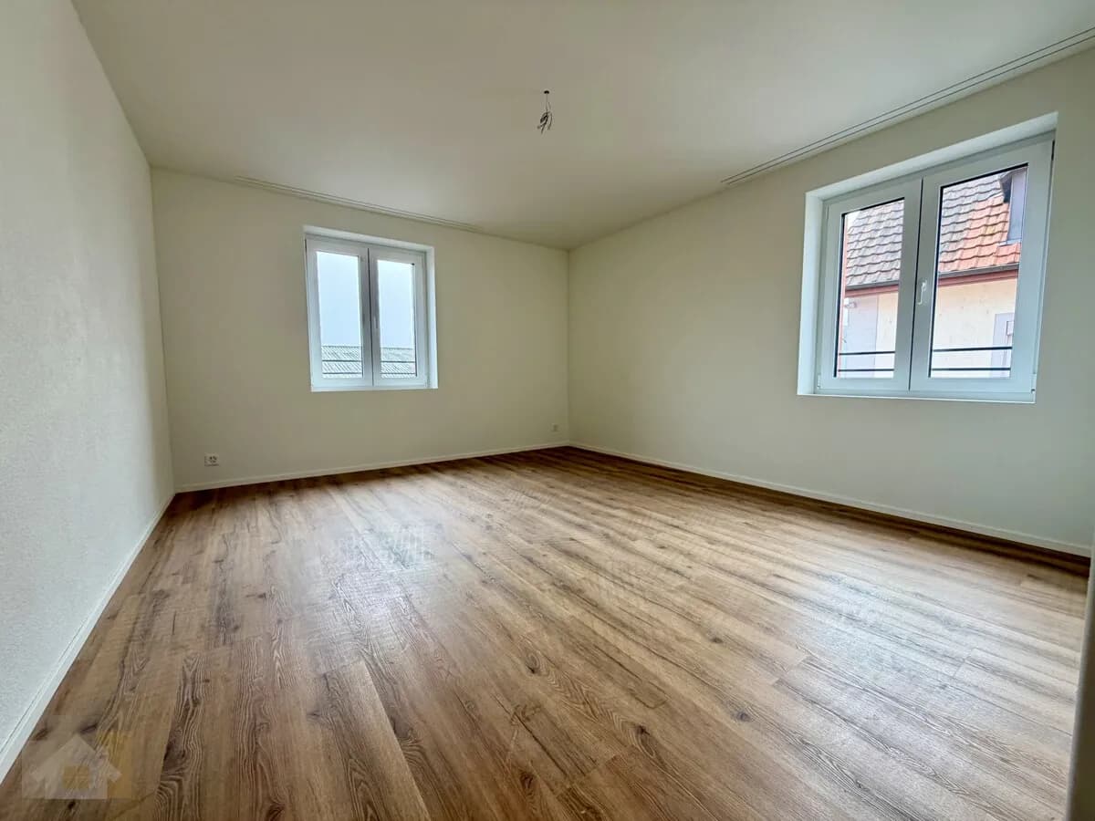 ERSTBEZUG IN TOP MODERNER WOHNUNG AN ZENTRALER LAGE