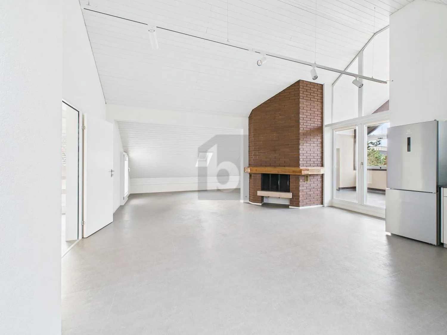 LICHTDURCHFLUTET, SONNIG, GEMÜTLICH