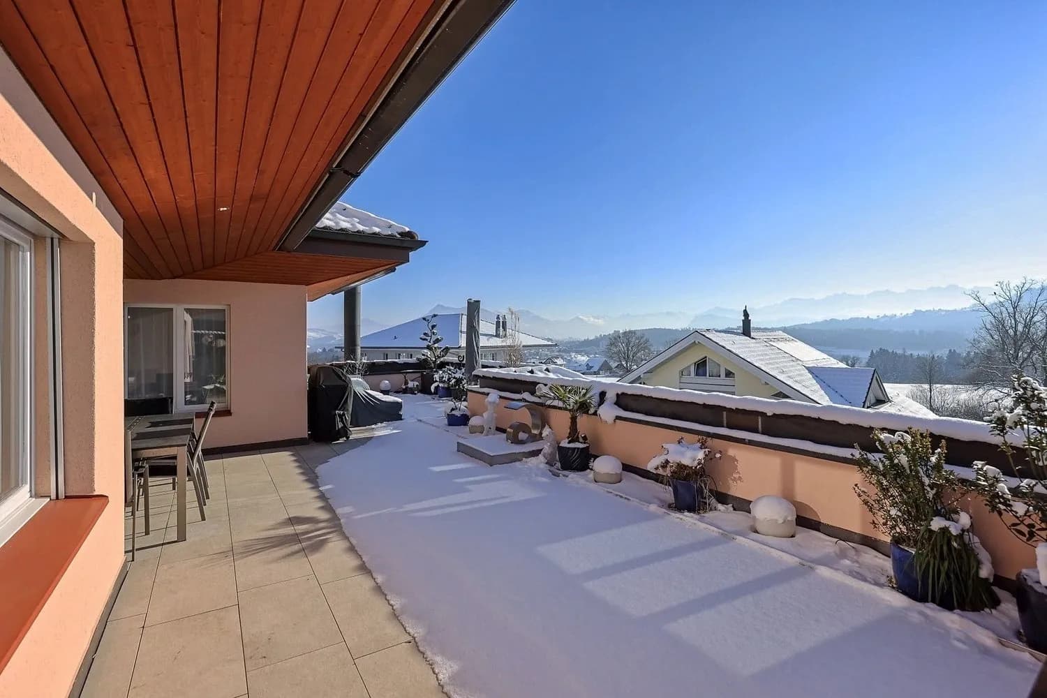 Eleganz, Ruhe und prächtige Bergsicht