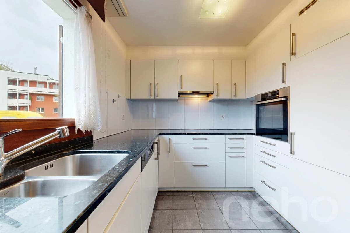 Grosszügiges Reiheneckhaus mit Garten und ausgebautem Dachstock