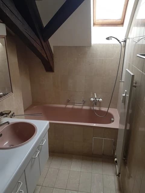 MIETEN OHNE KAUTION - tolle Dachwohnung nähe Bad. Bahnhof