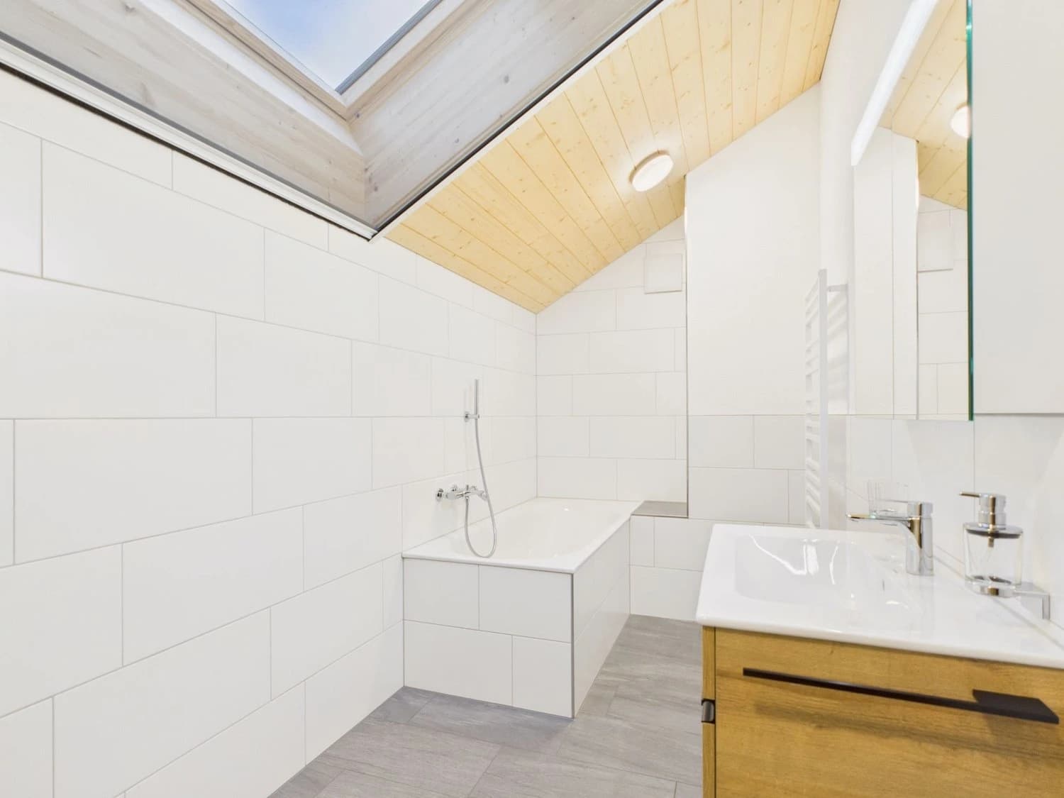 Neue 6-Zimmer Wohnung in Thurnen