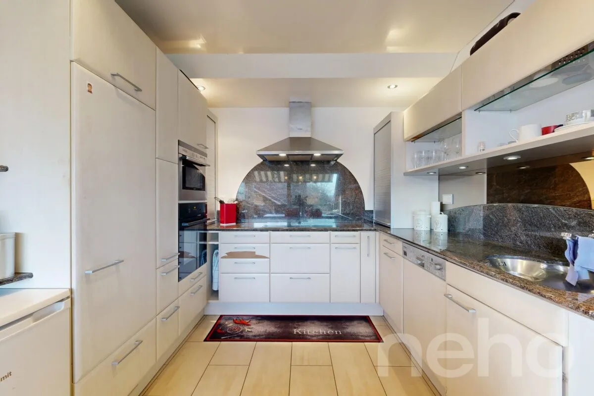 Grosszügige Dachwohnung mit Galerie an zentraler Lage