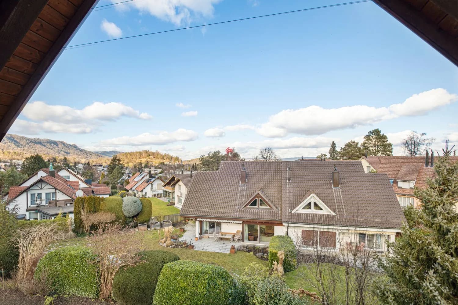 Freistehendes Einfamilienhaus mit tollem Garten