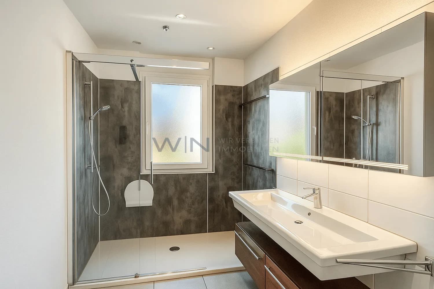 Modern wohnen, die Ruhe geniessen und zentral bleiben